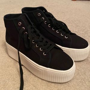 Platform sneakers